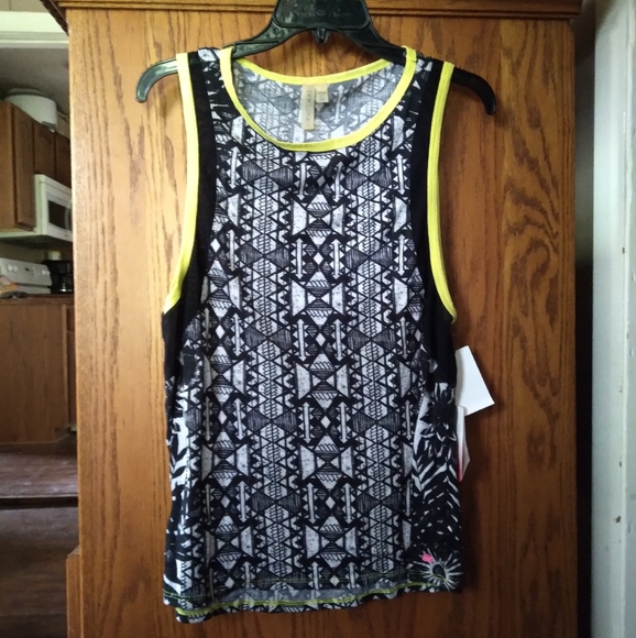 Was💲22! 🆕️ Pink Lotus active wear top - Picture 1 of 12